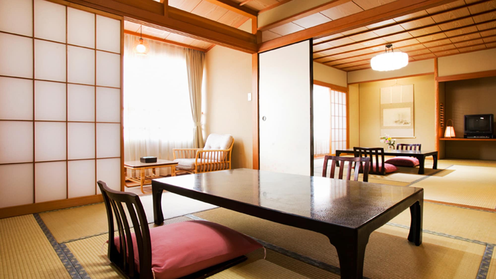 ■ Kachotei 2 ห้อง (ห้องสไตล์ญี่ปุ่นพร้อมห้องอาบน้ำและห้องส้วม 10 + 8 เสื่อทาทามิ)