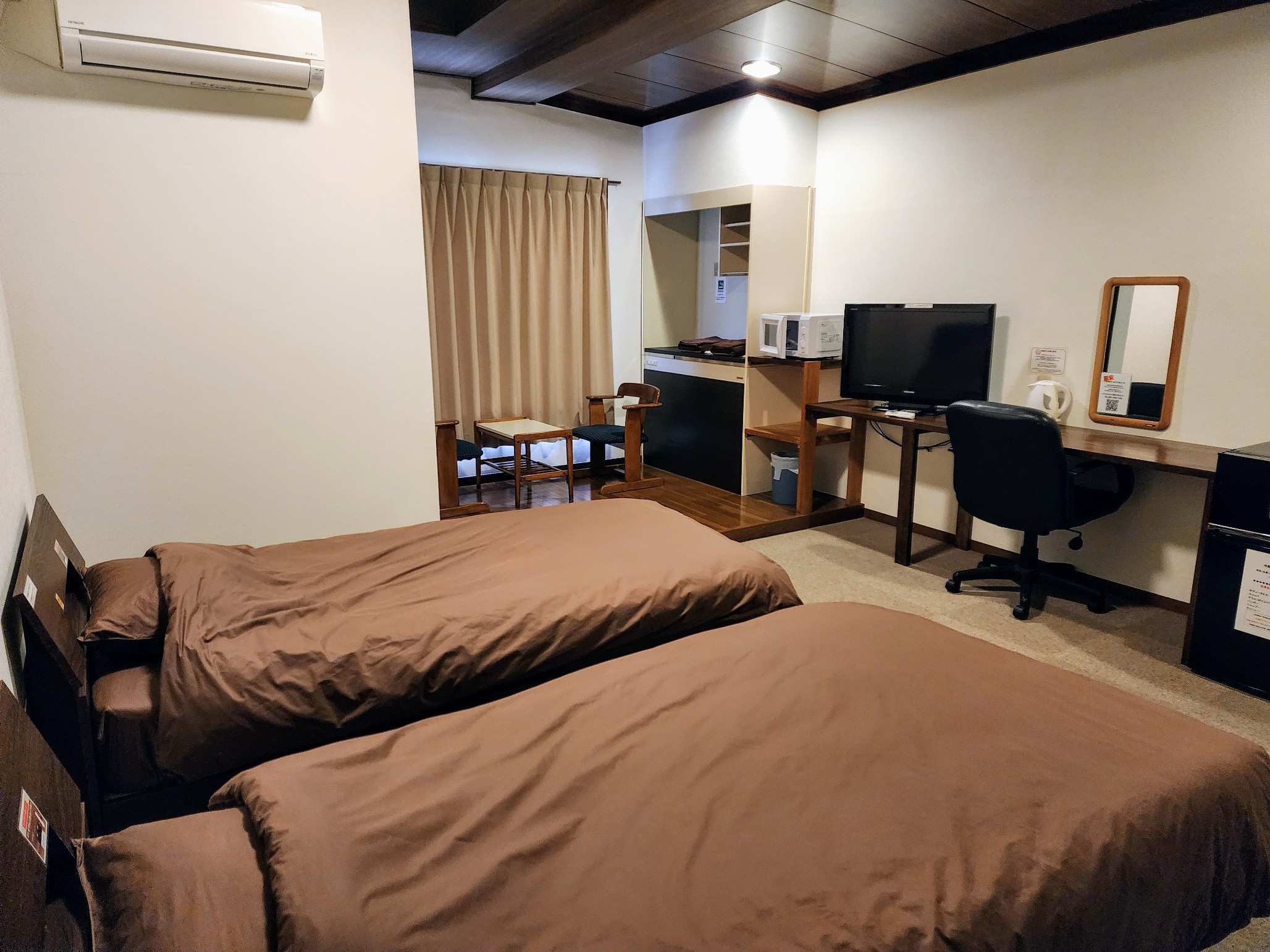 Twin Room 2