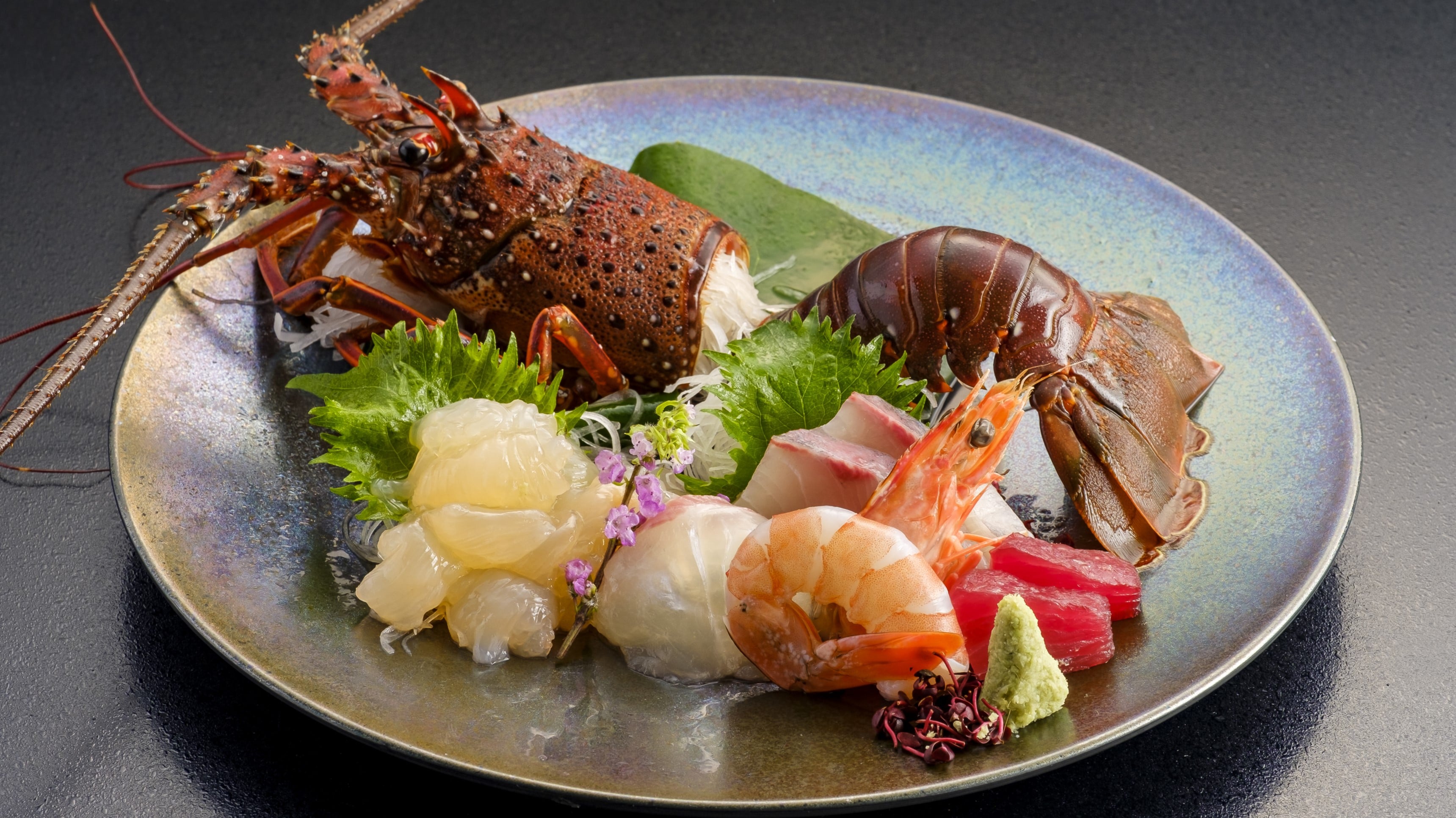 [Extreme plan] Live spiny lobster sashimi