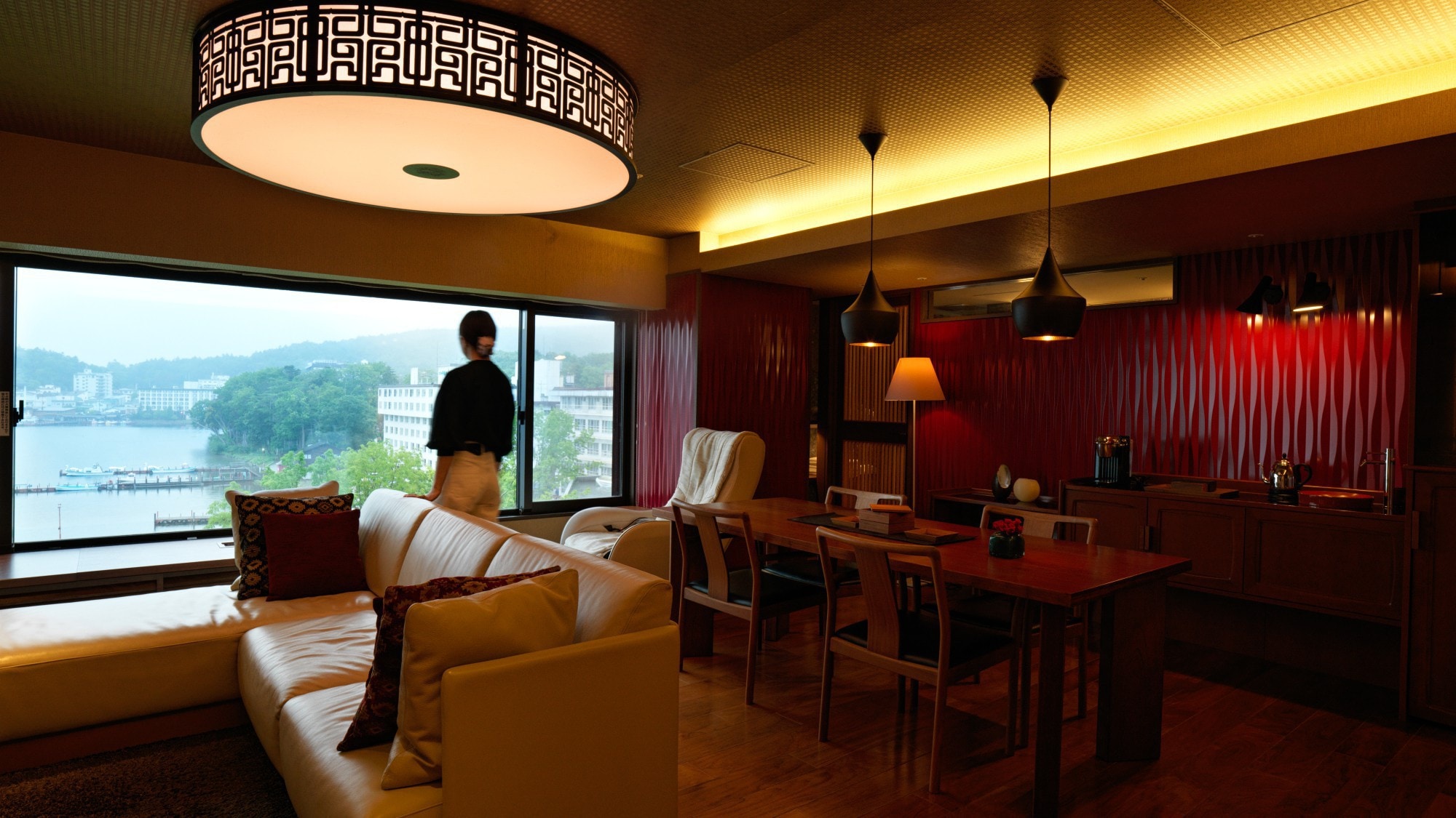 [Annex/Miyabi] Japanese-Western special room with observation bath/Living room with an impressive interior design based on Ainu patterns *Image