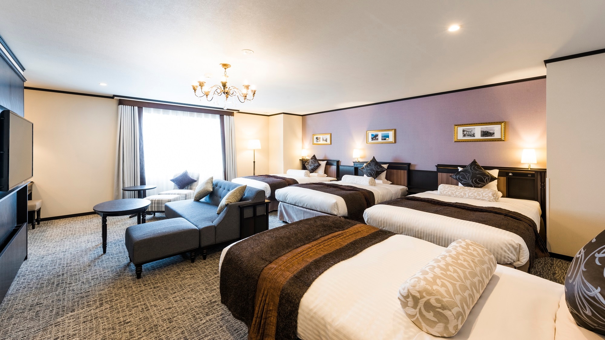 Deluxe Family Triple (4 beds)