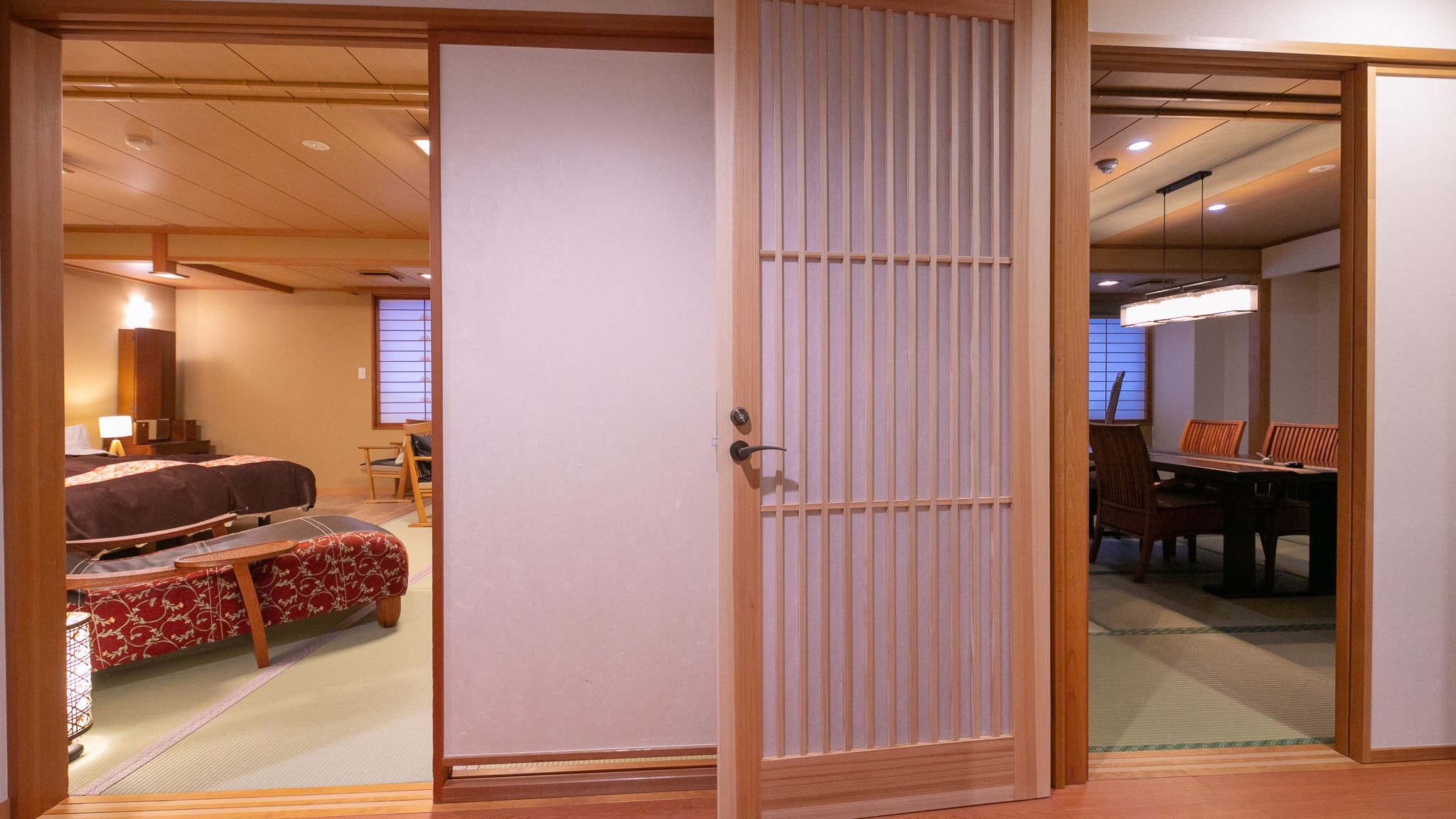 [Non-smoking] Japanese-Western style room with private dining "Masuyuki" "Ogusa" Children and elderly people are also safe