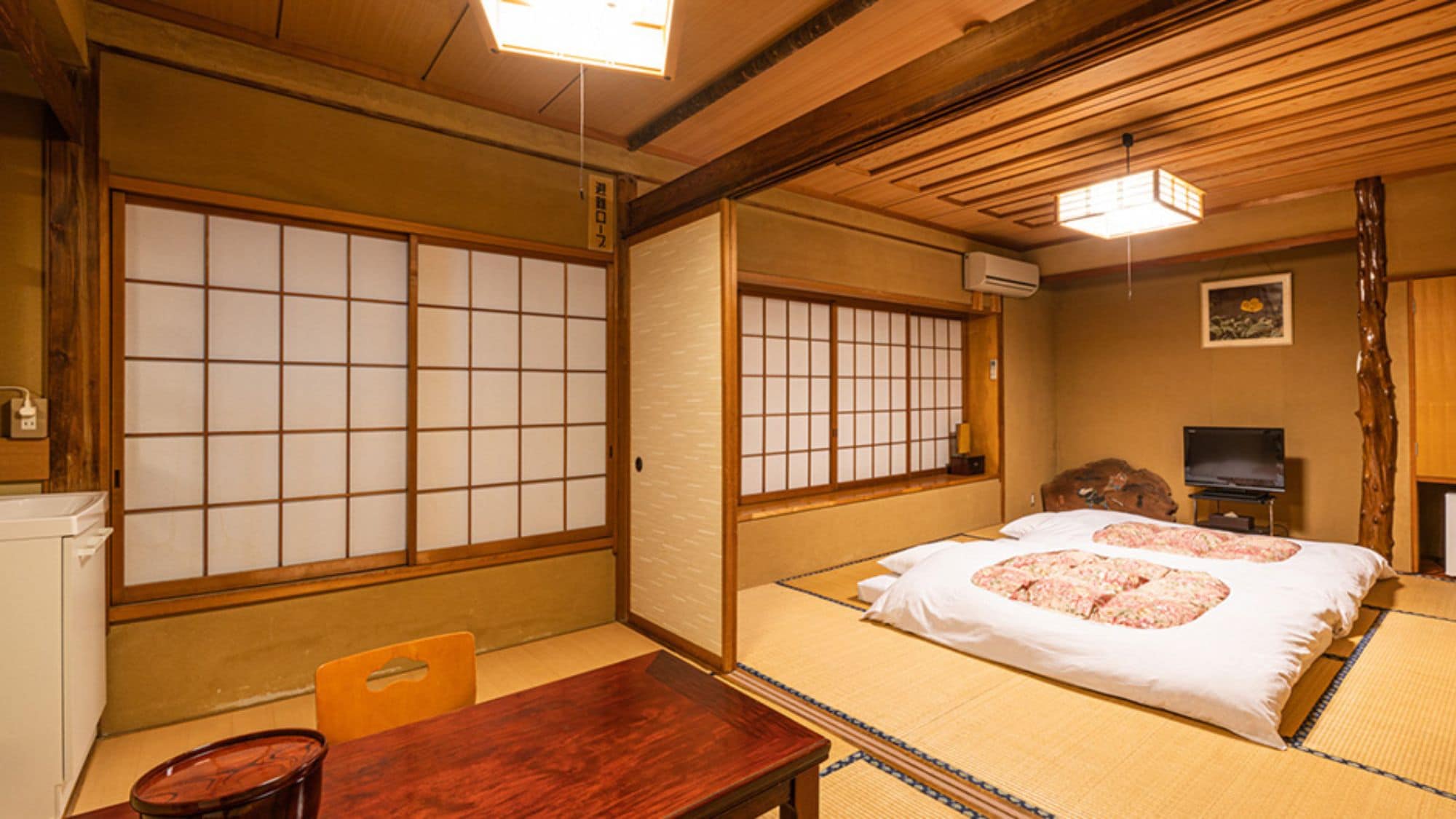 ◆ [2nd floor, 2 Japanese-style rooms] Kaede/with washbasin and separate toilet (non-smoking)