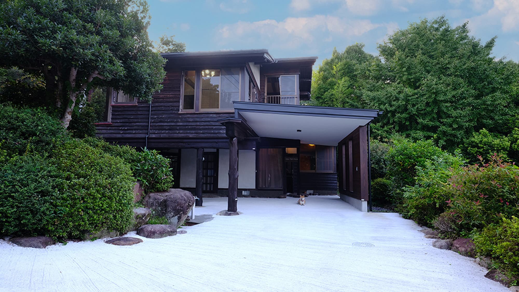 HILL TOP VILLA　Exterior