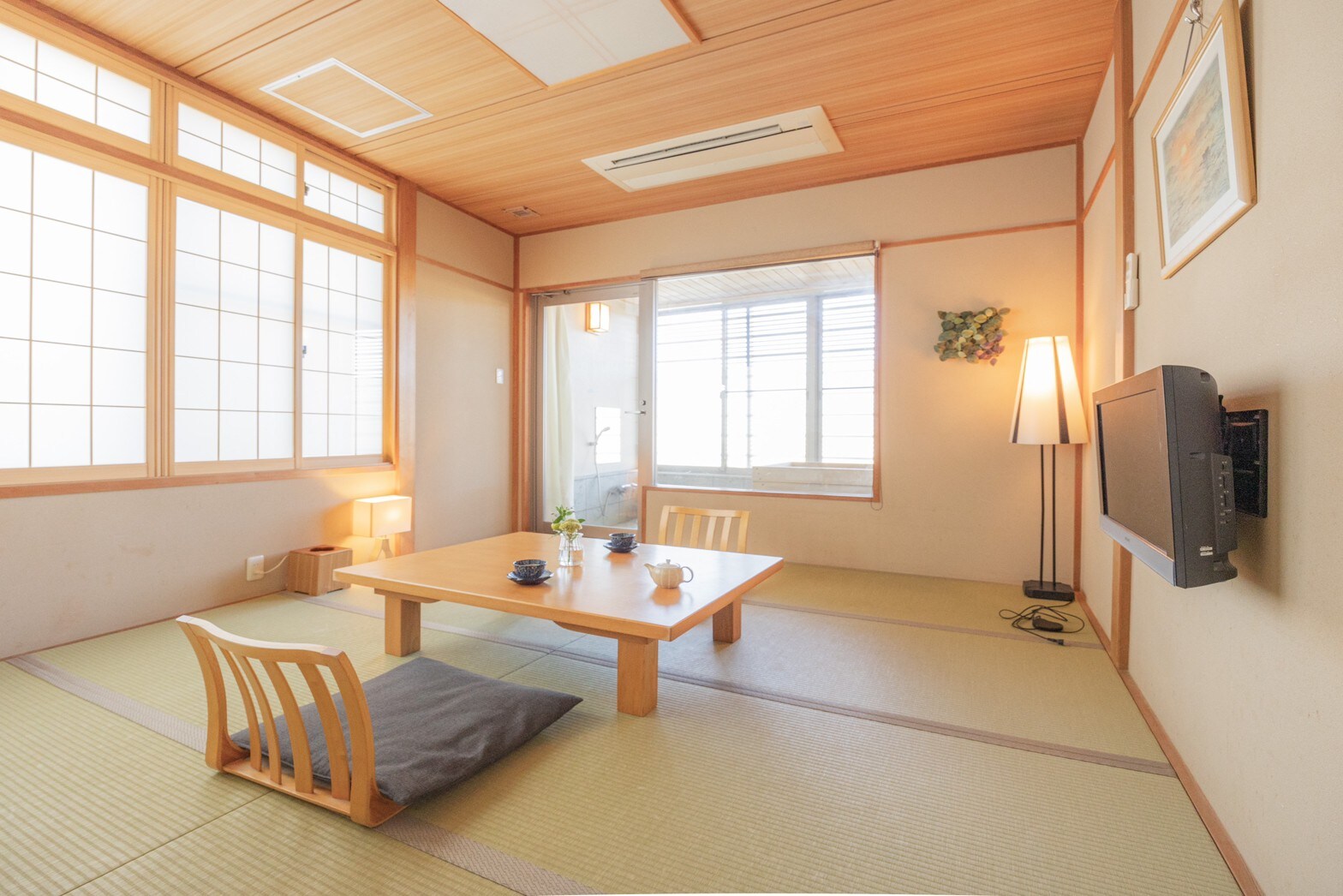 Japanese-style room with cypress bathtub - Tsubaki