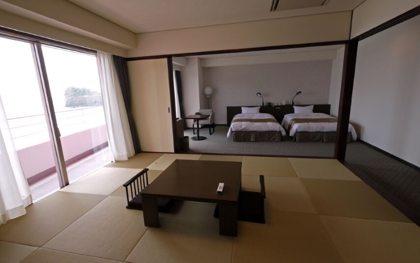 The Japanese suites are 62㎡ Japanese-Western style rooms with ocean views.
