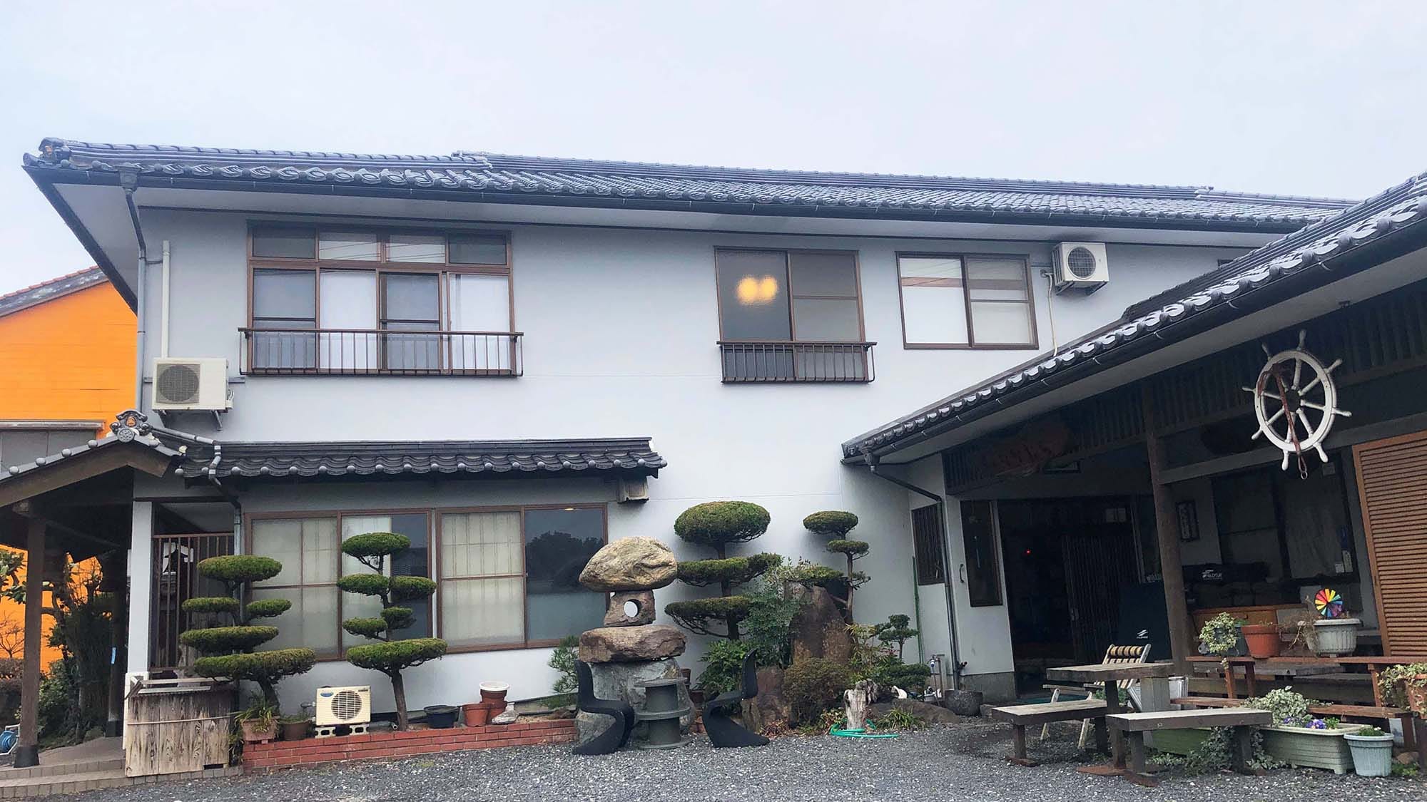 ・ Appearance / Inn with a music-loving master