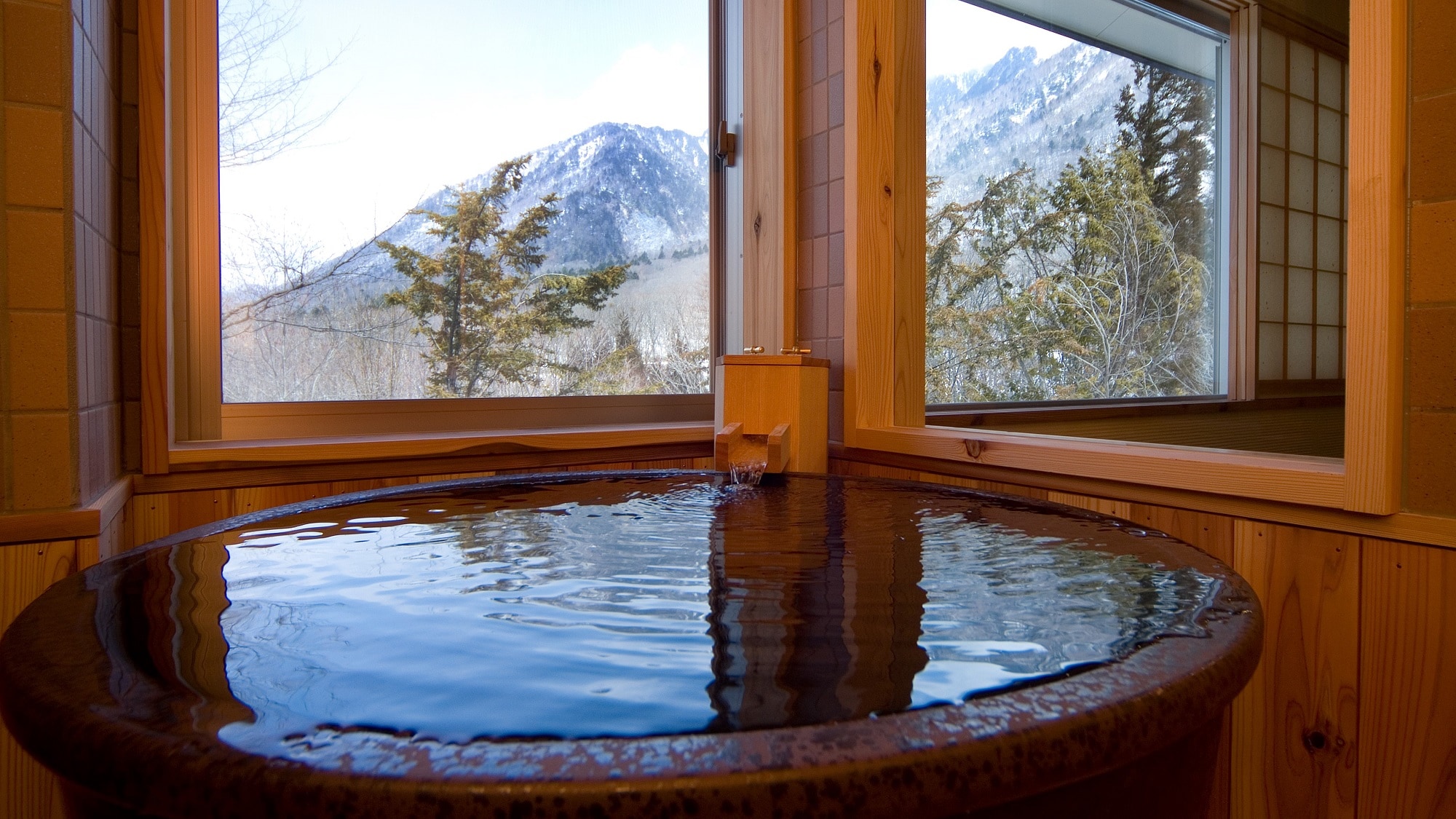 [Open-type indoor bath]