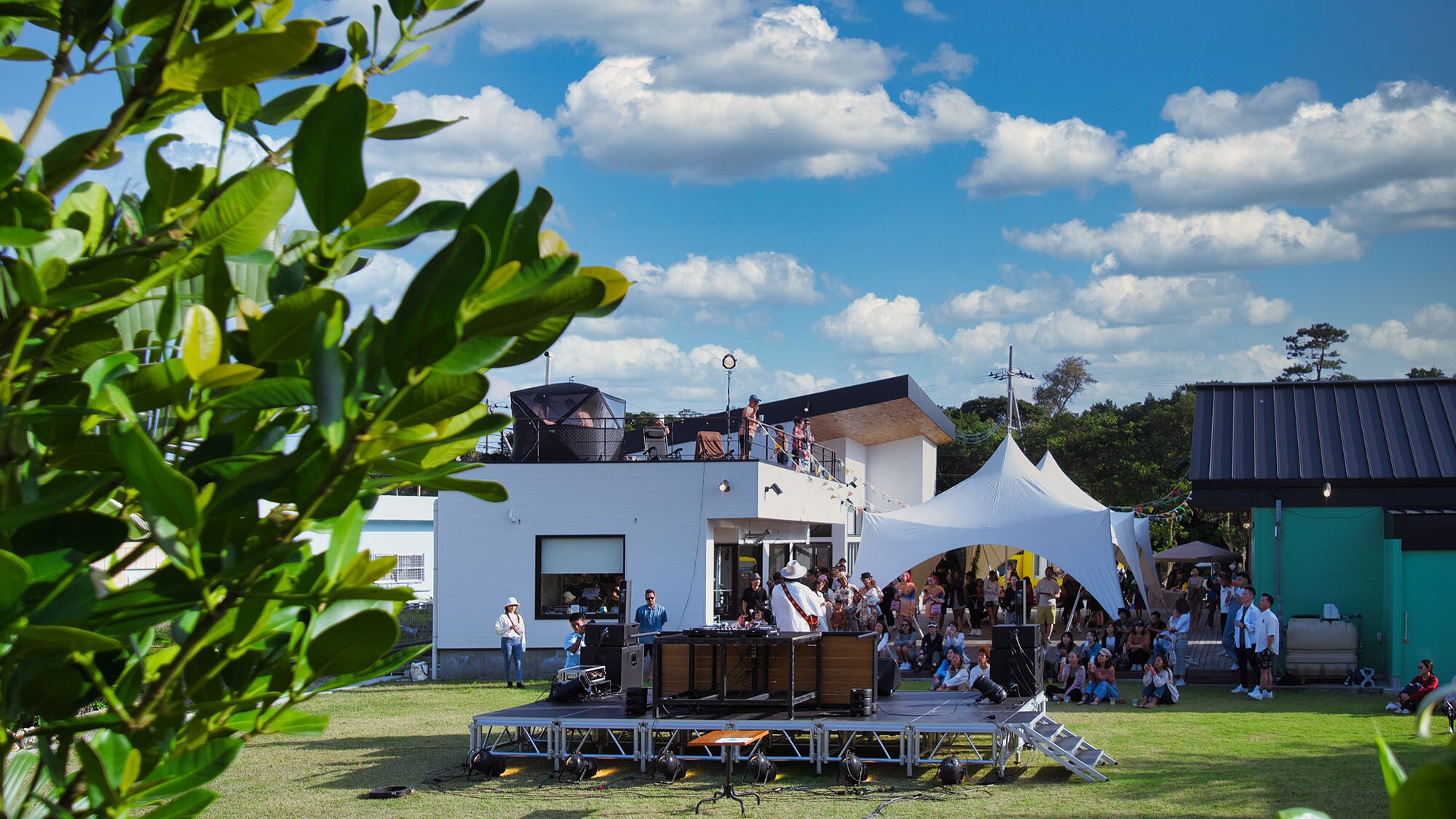 ・[活動] 也將舉辦戶外活動！現場擠滿了許多觀眾。