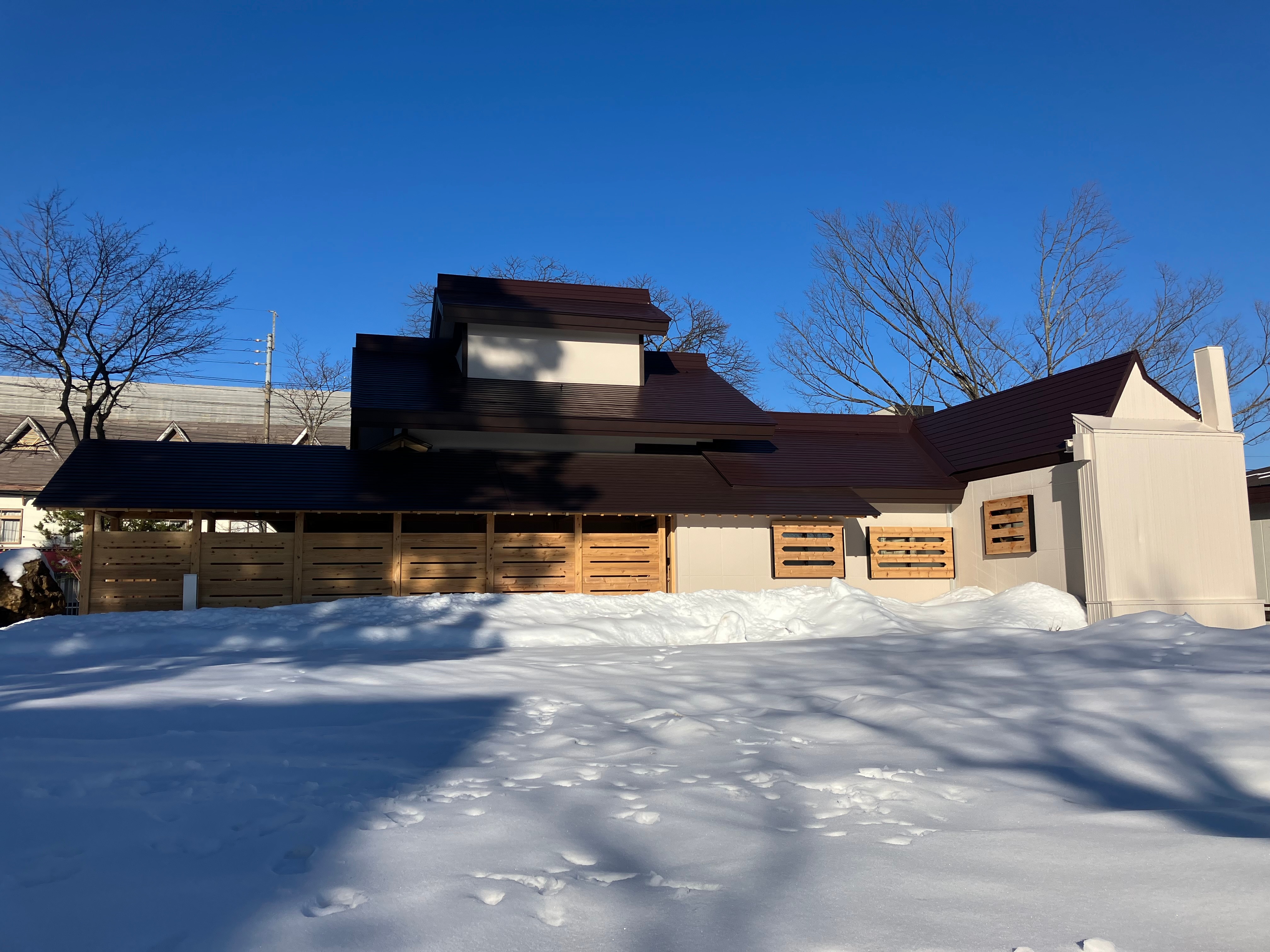Kounkaku exterior, rear