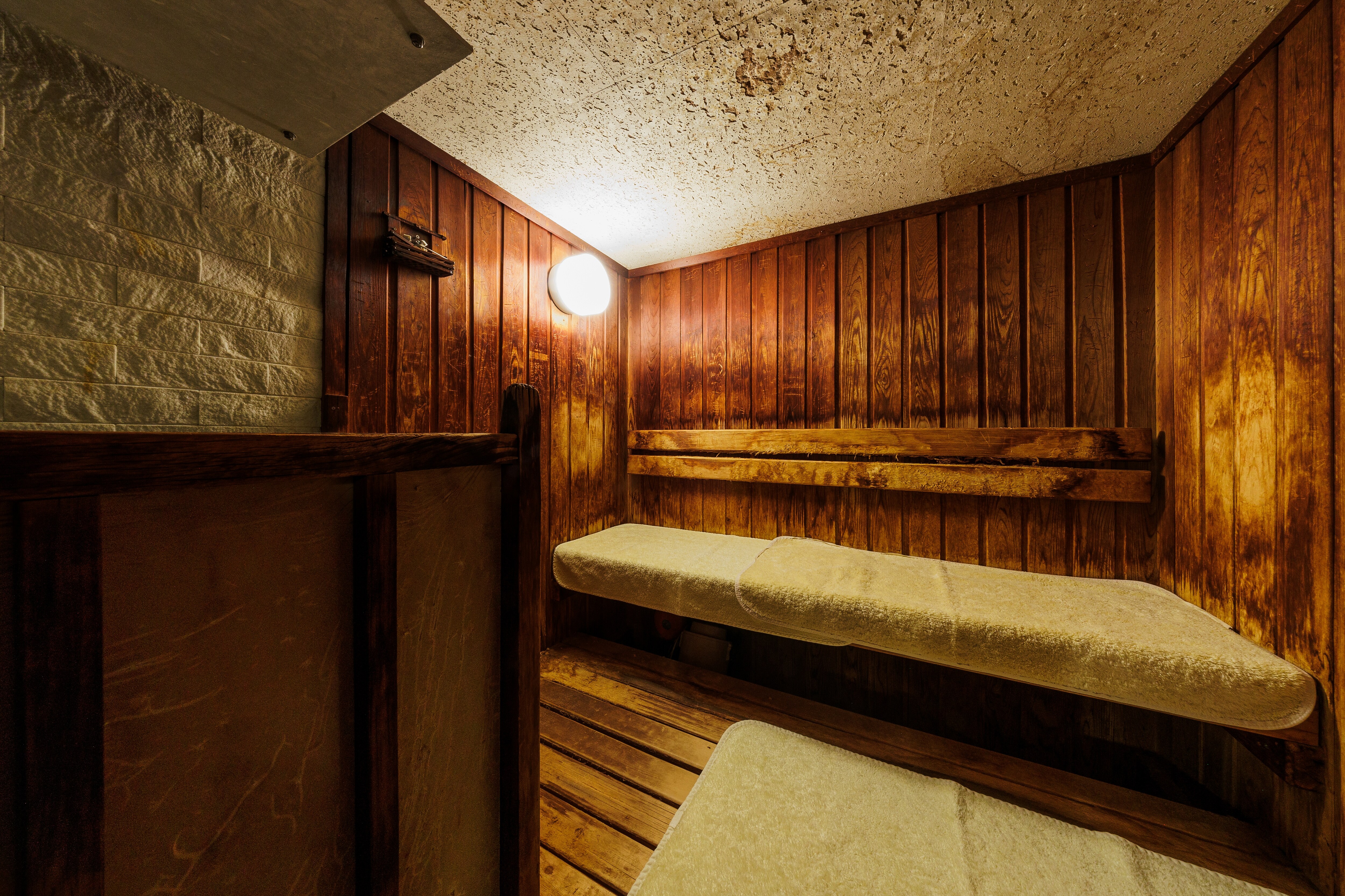 男士大浴室和桑拿房