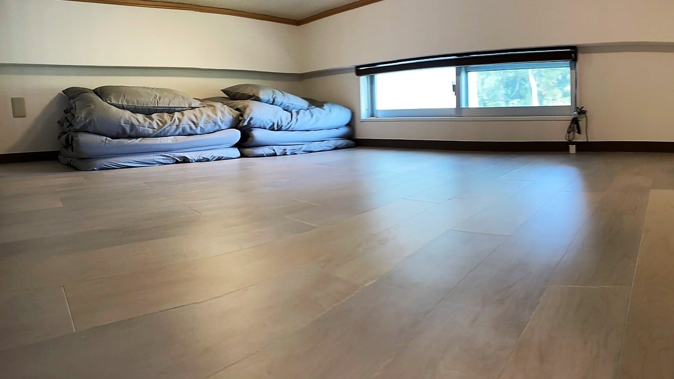 Guest rooms: Up to two sets of futons will be provided depending on the number of guests.