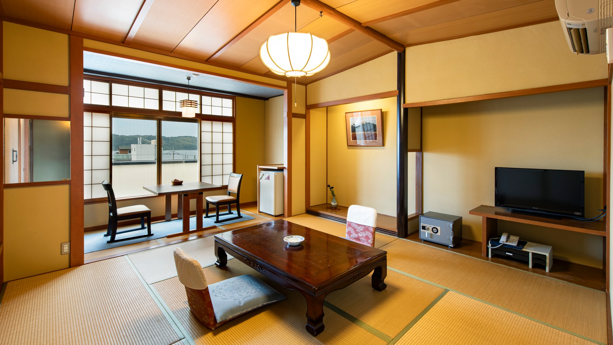 Standard A guest room (lake + city side Japanese room 8 tatami mats)
