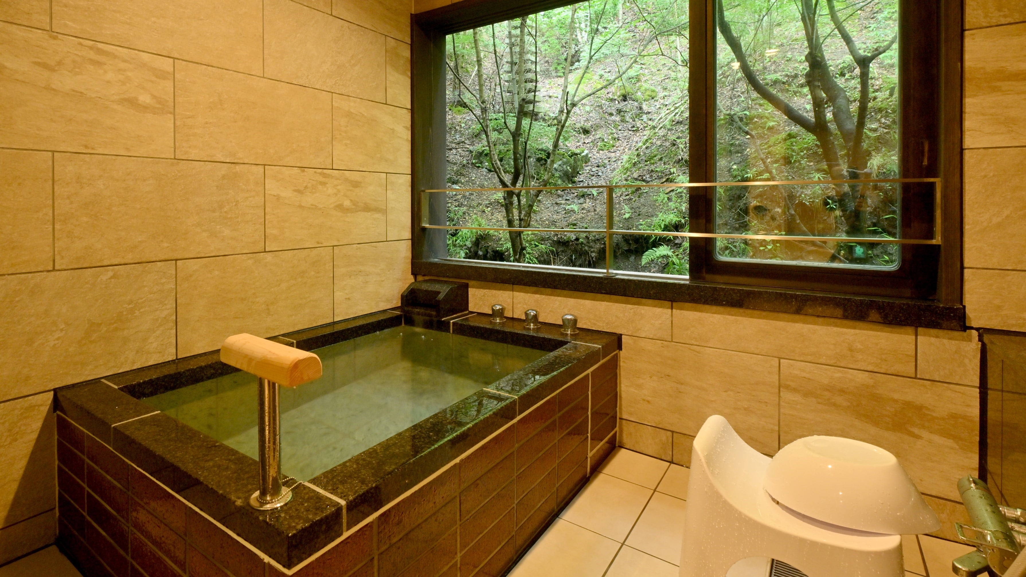 Yamanoan Hot Spring Indoor Bath and Bed