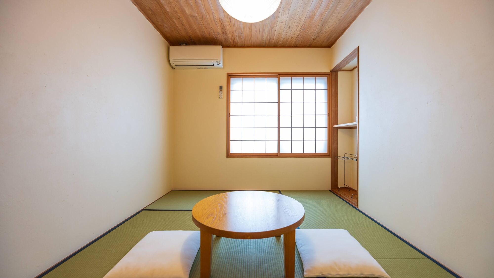 Japanese-style room (example)
