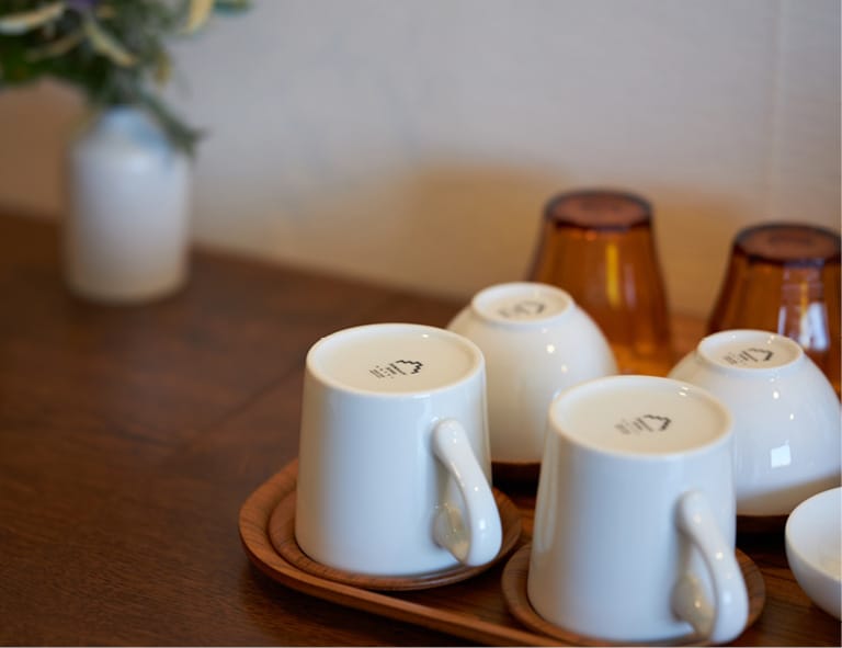 Room amenities and tableware