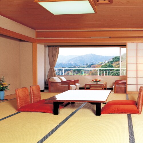 Kamar bergaya Jepang dengan kapasitas 7 orang