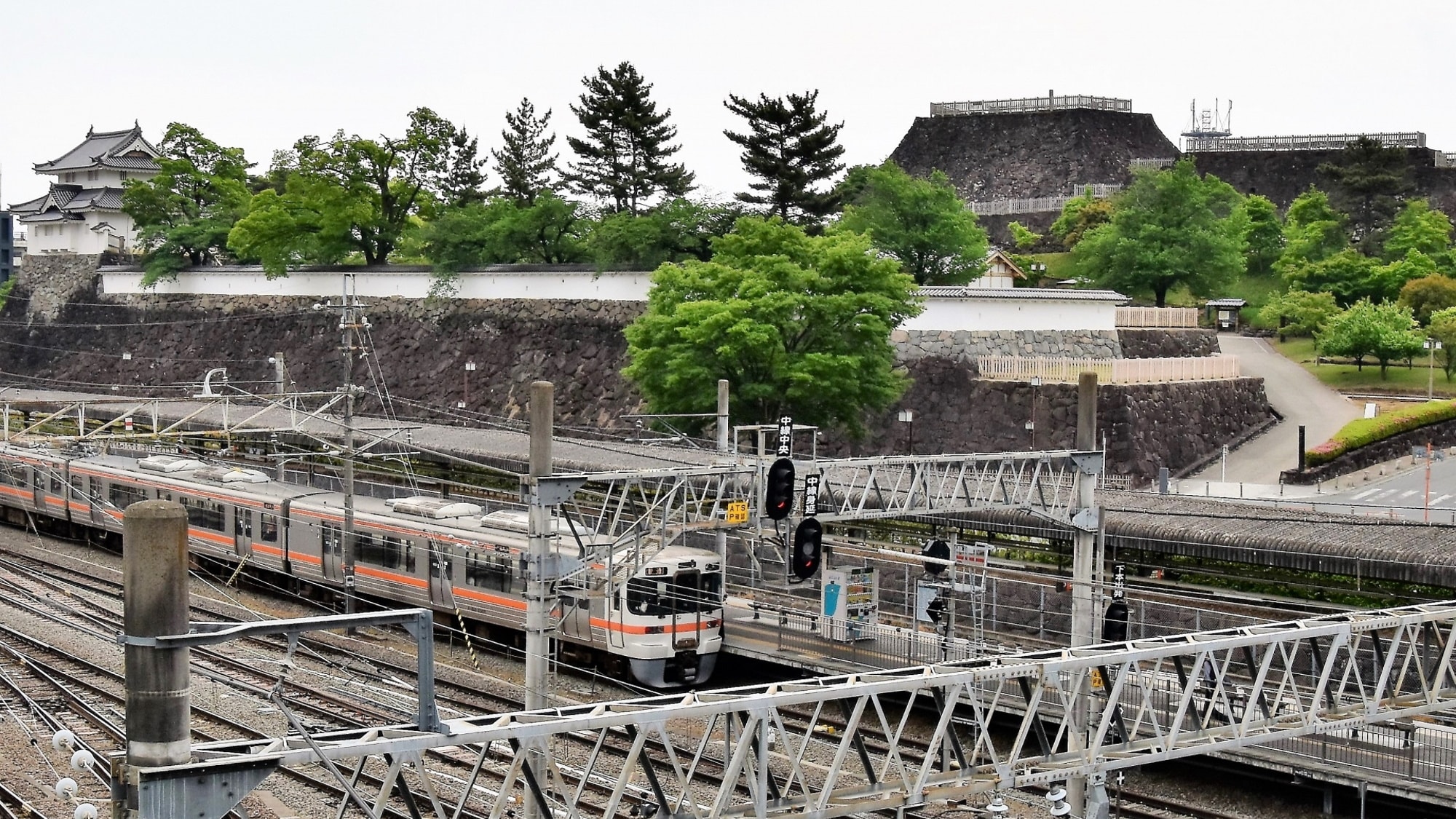 [Kofu Station] Our hotel is an 8-minute walk from JR Kofu Station.