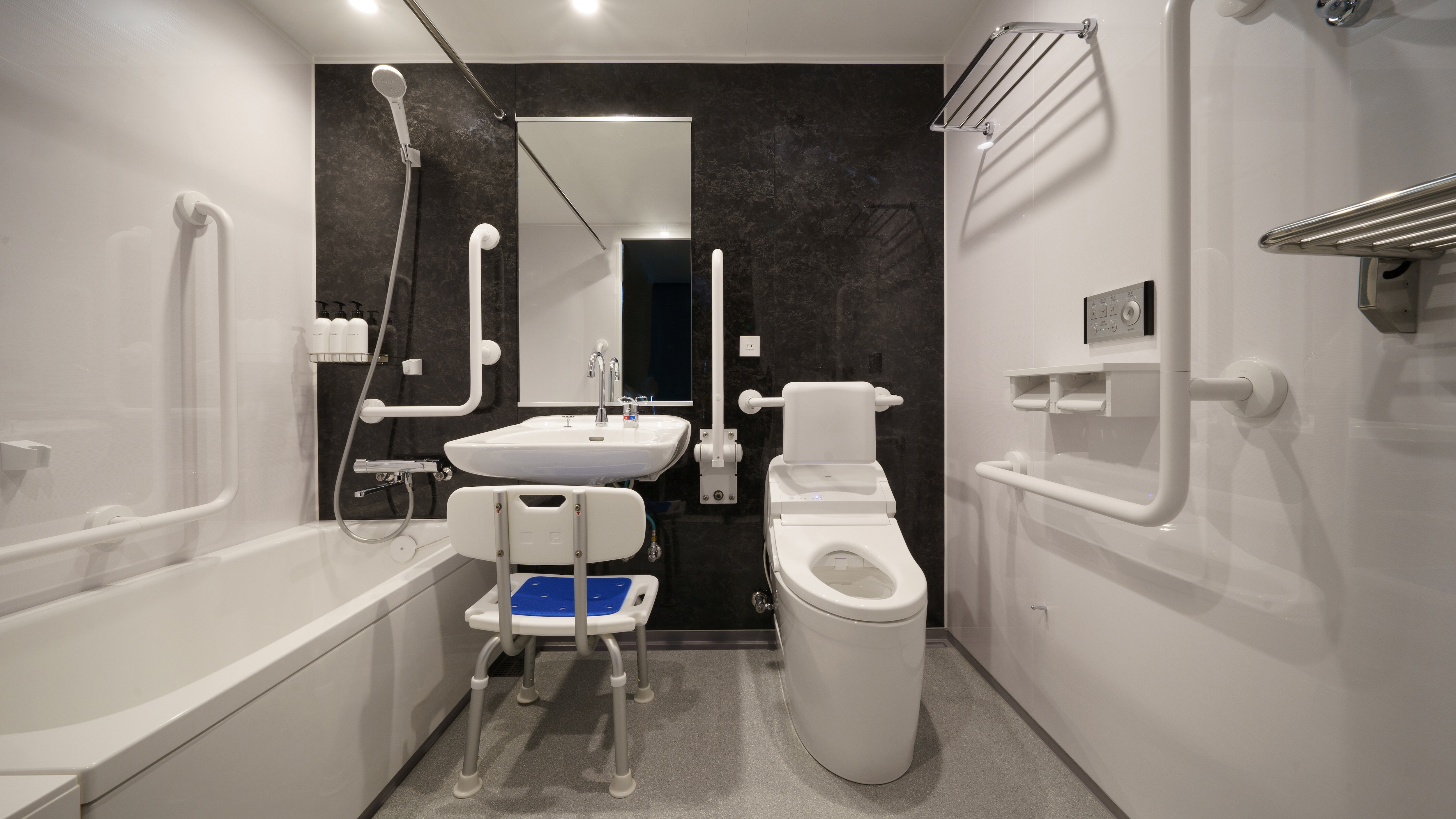 [Universal Double] 25.5 square meters / Universal bathroom