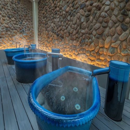 Large hot spring bath