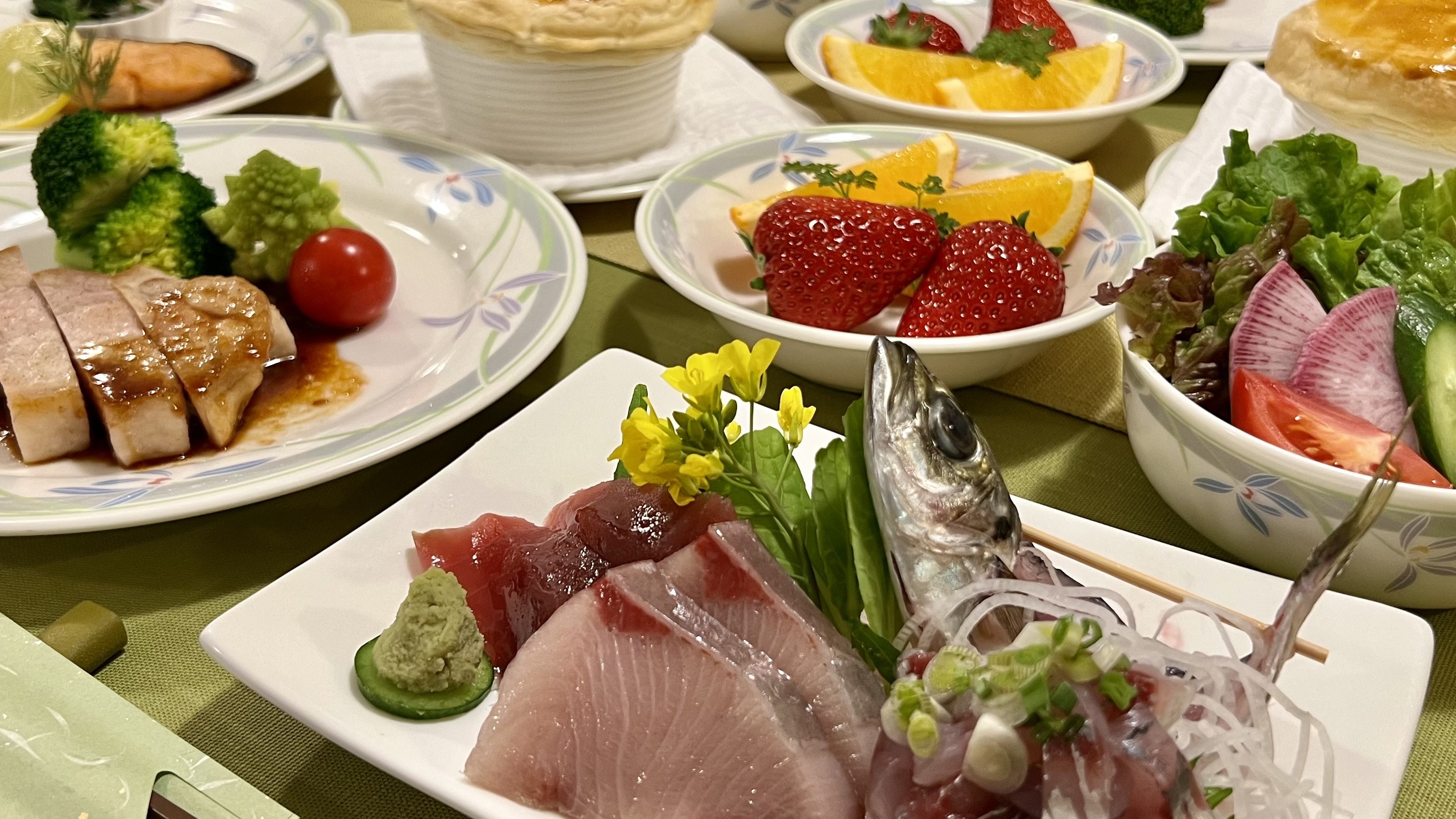 Dinner will be made with fresh vegetables and seasonal ingredients from our own garden and local produce.