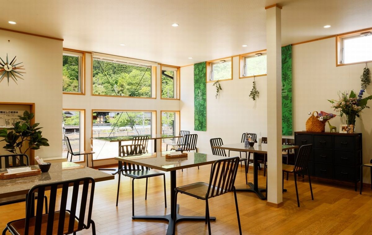 A breakfast buffet at a bakery cafe overlooking Takeda Castle