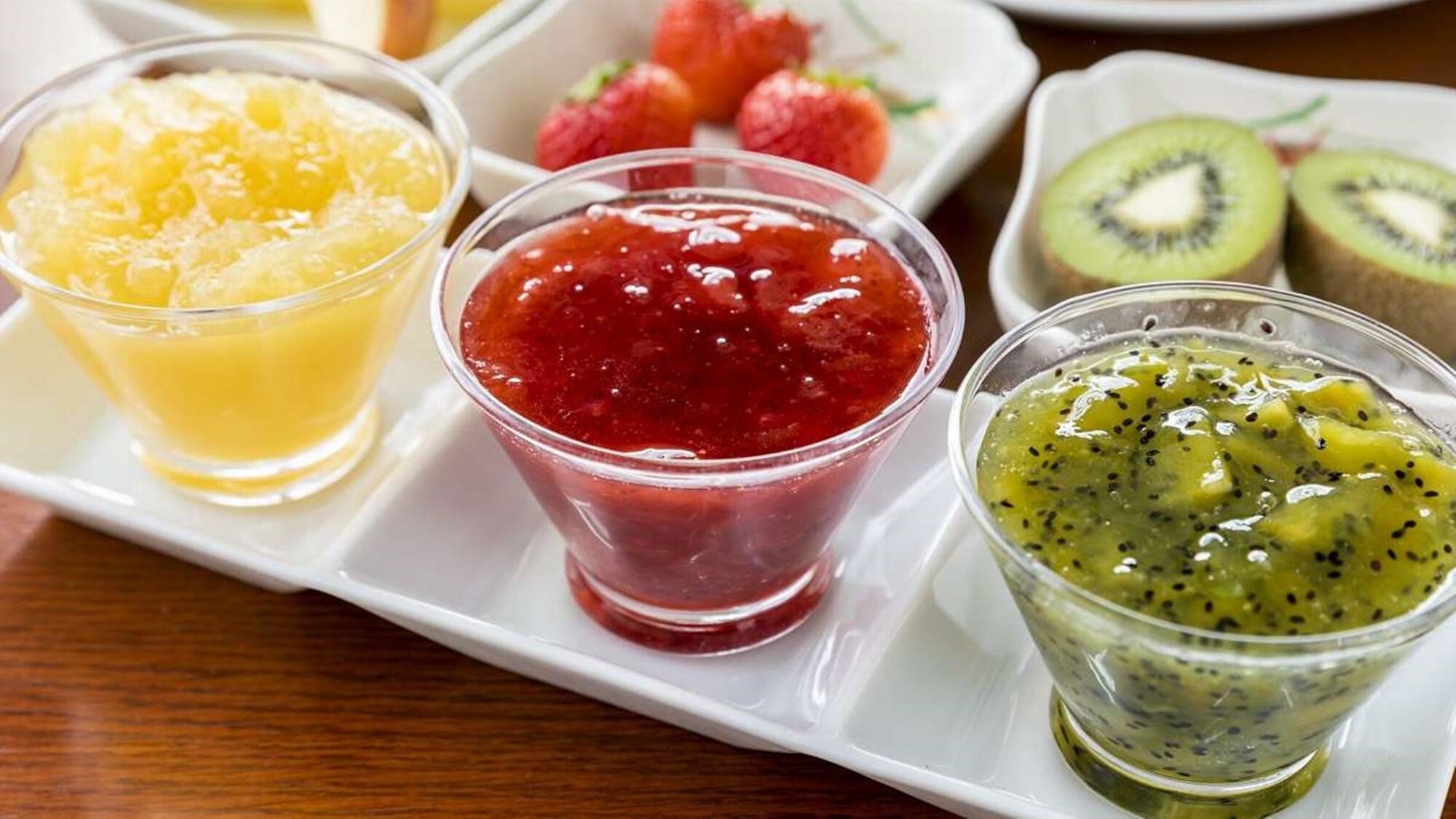 *[Prasmanan sarapan] Selai dibuat dengan tangan oleh kepala koki. Begitu mewahnya, hingga potongan daging buahnya tetap tersisa.