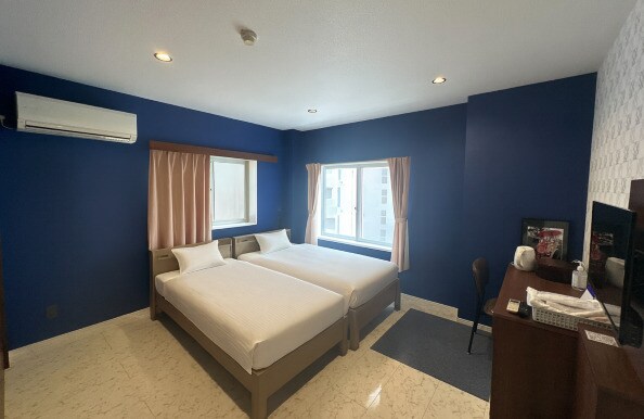 Ruang keluarga bergaya Barat