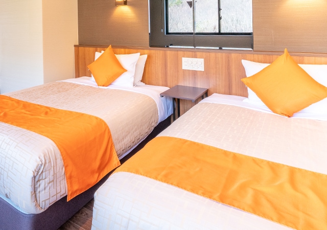 [Modern Japanese-Western room] 38 square meters + private terrace of 10 square meters, Shigaraki-yaki open-air bath