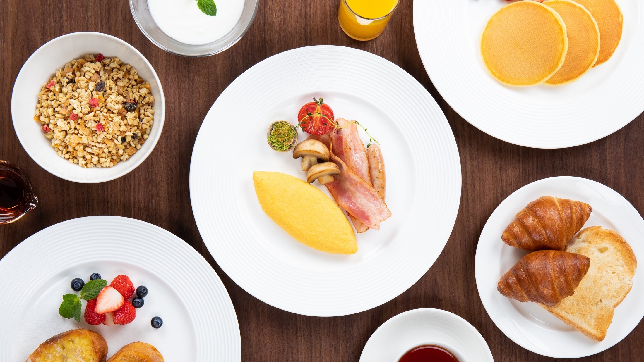 양식 뷔페, 일식 세트 외에도 프렌치 토스트 핫 케이크 시리얼에서 선택하실 수 있습니다.