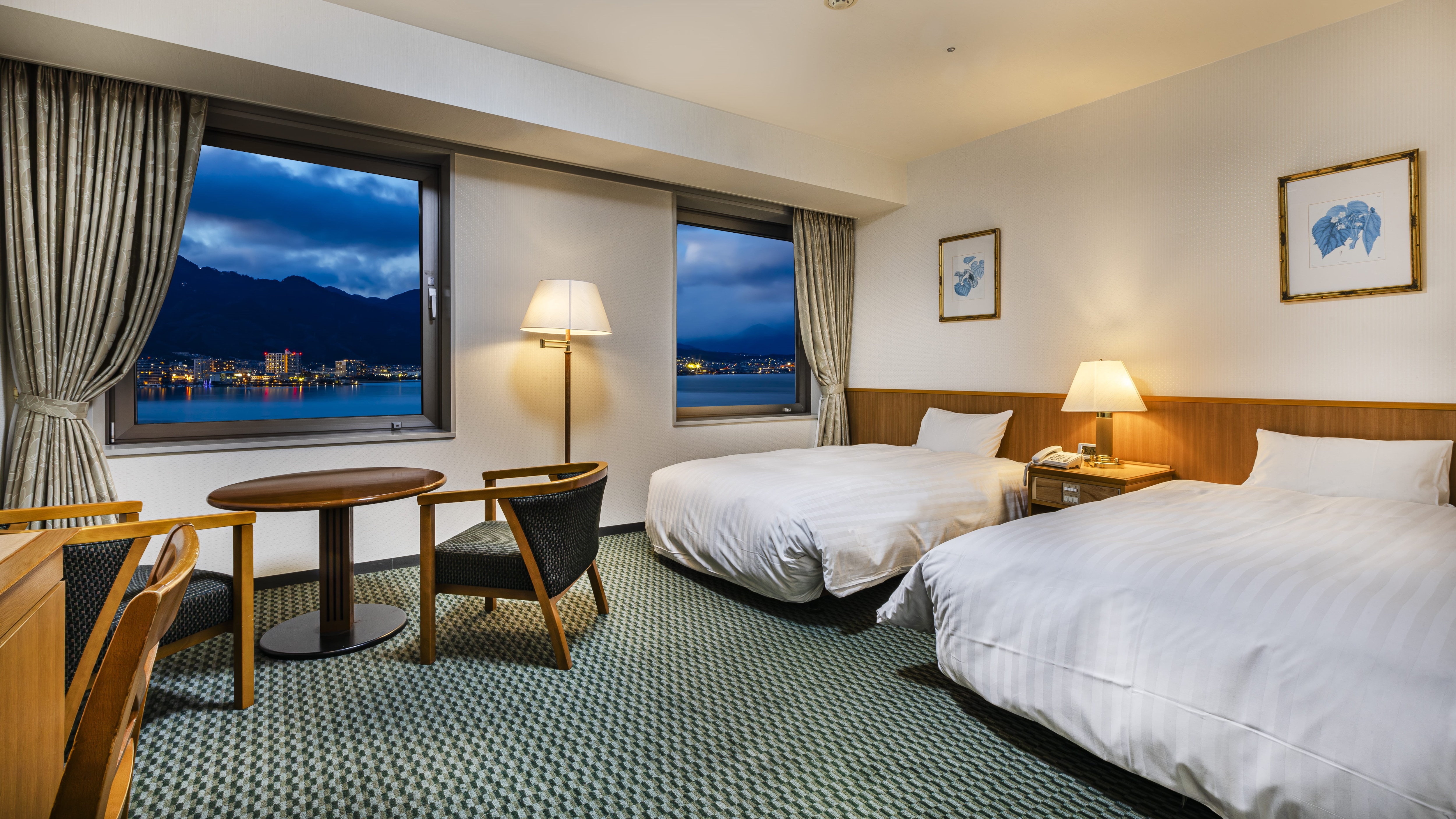 Lake View Twin Room (Non-smoking, approx. 30 square meters)