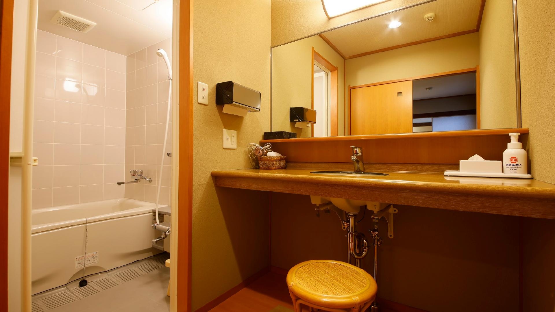 Kamar tamu lantai atas dengan taman observasi