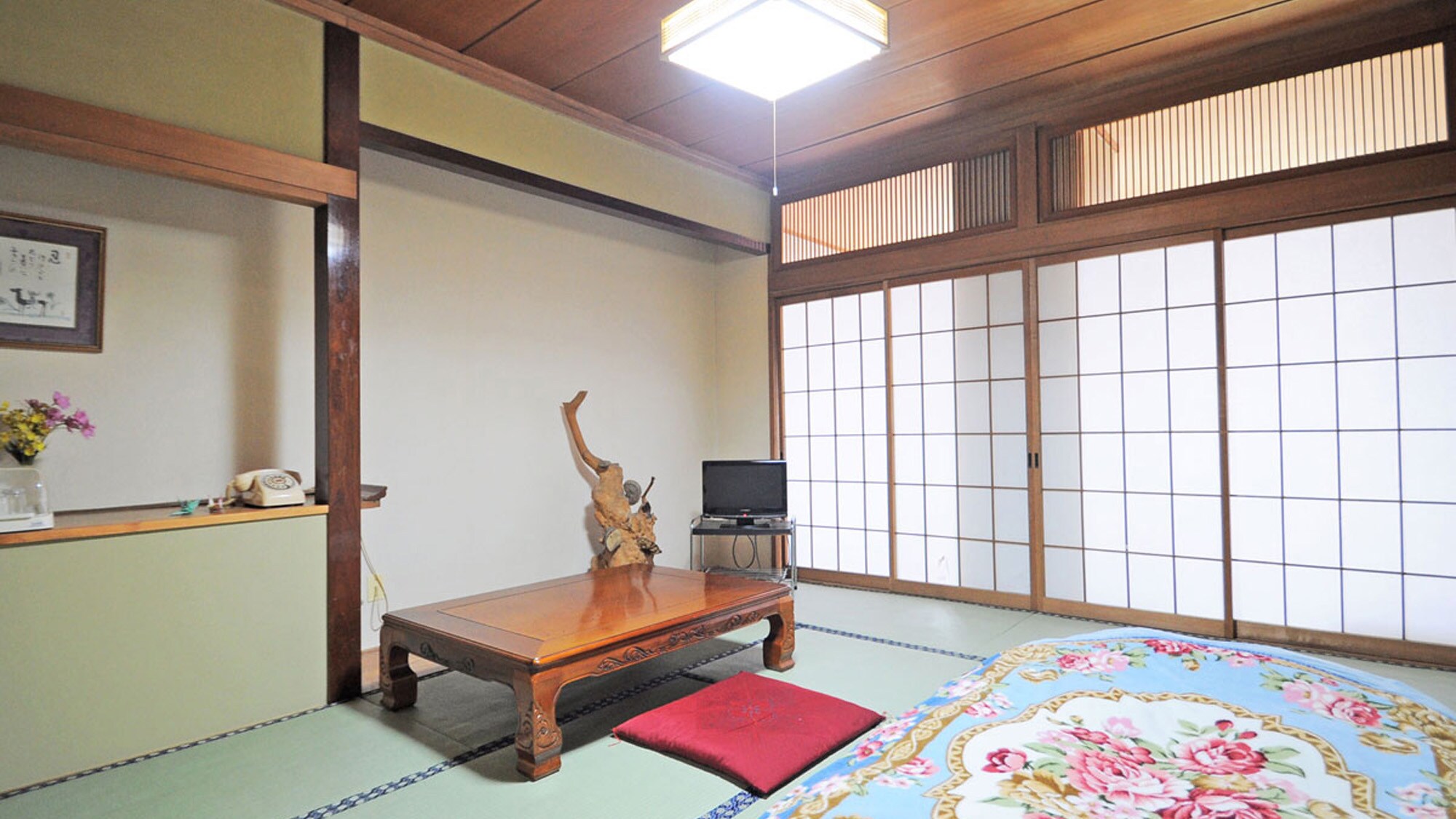 [本館-日式房間10張榻榻米]榻榻米的香味會讓您感到治愈。