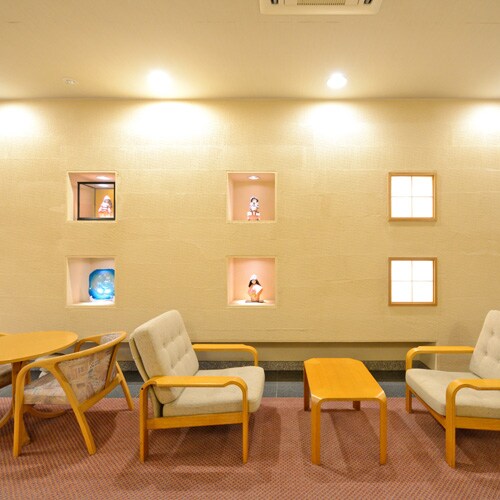 * [Lobby] It is a cozy space that incorporates the seasons.