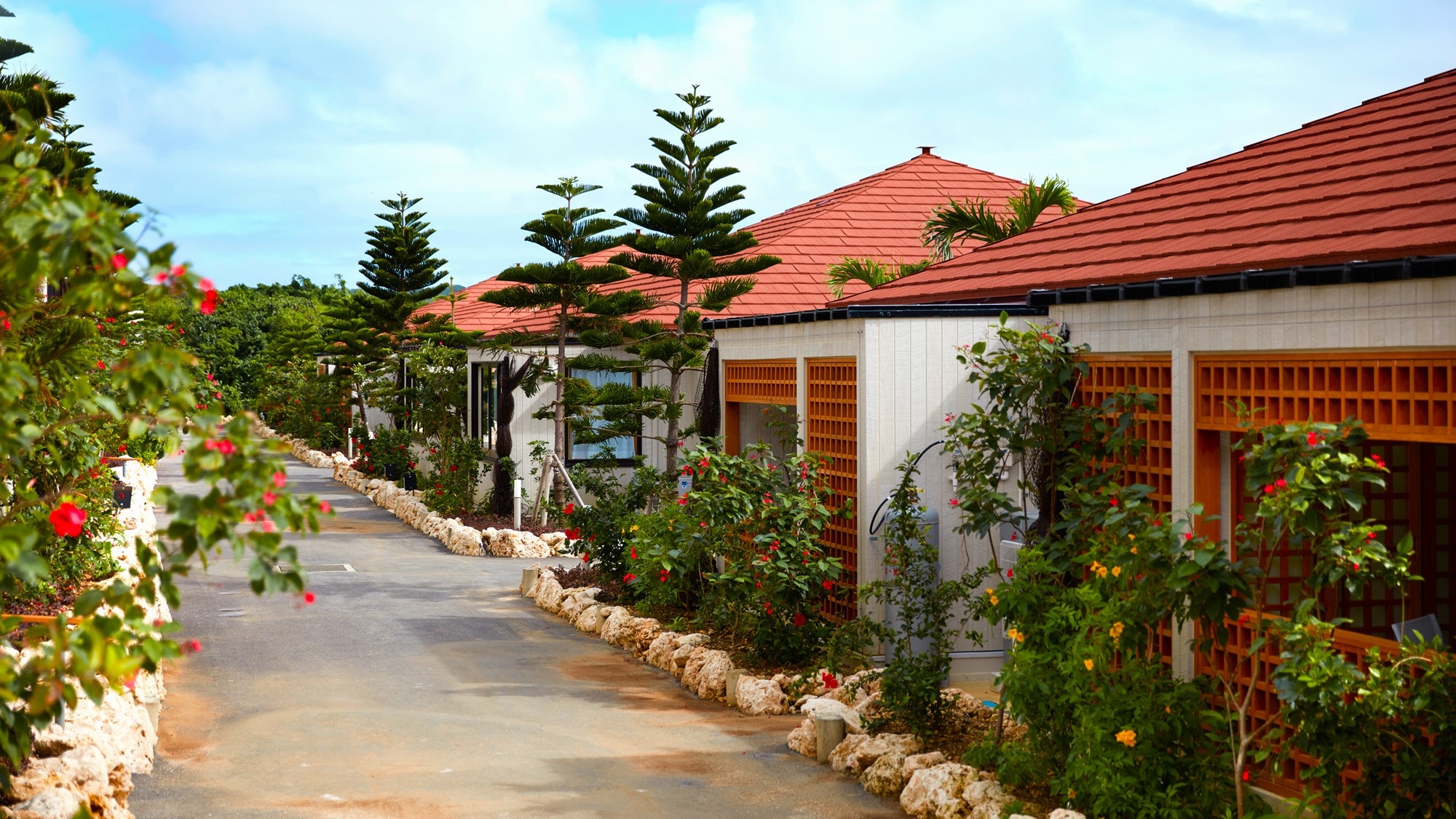 [Jacuzzi Villa / Exterior] 每棟樓有4間客房，即使是家庭也可以在寬敞舒適的環境中放鬆身心。