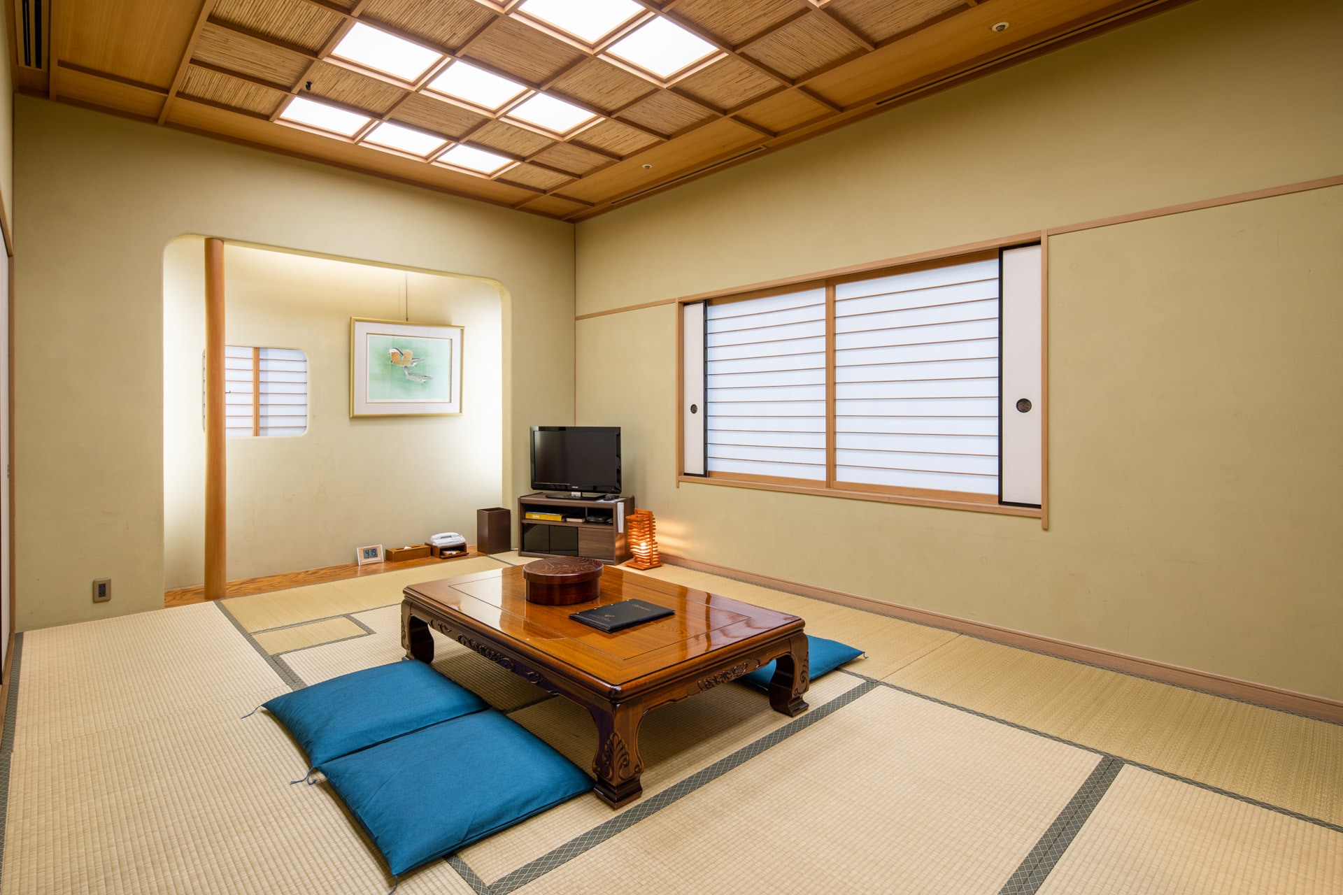 Japanese-style room