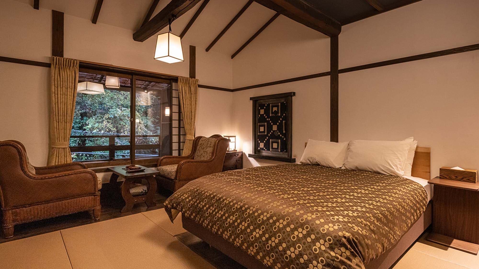 <Mountain side> Japanese-Western room (10 tatami mats) [Non-smoking]