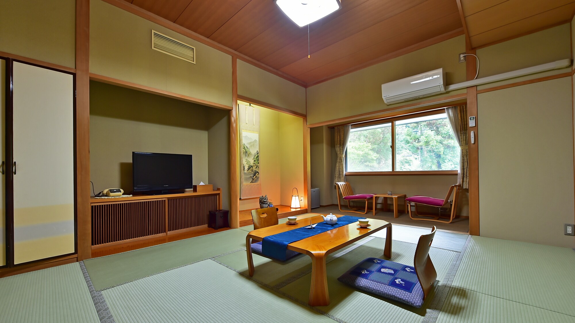Japanese-style room [10 tatami mats] (non-smoking)