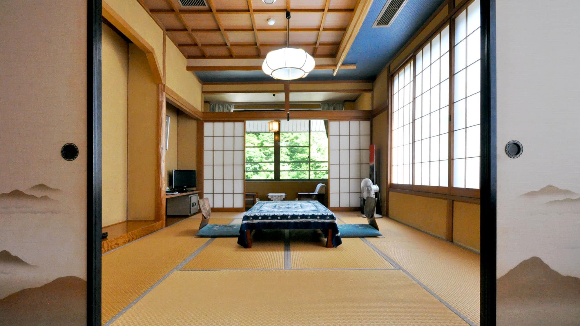 [Japanese-style room 16 tatami mats (no toilet)] This is a room with two adjoining rooms, one 10 tatami mats and the other 6 tatami mats.