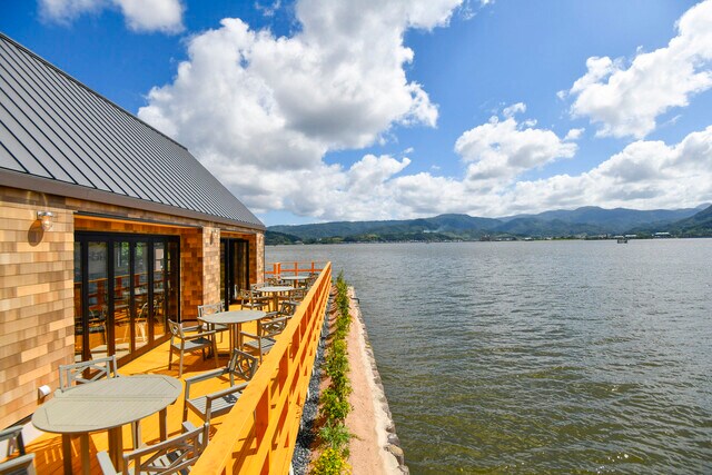 Dinner at Lake House Cafe