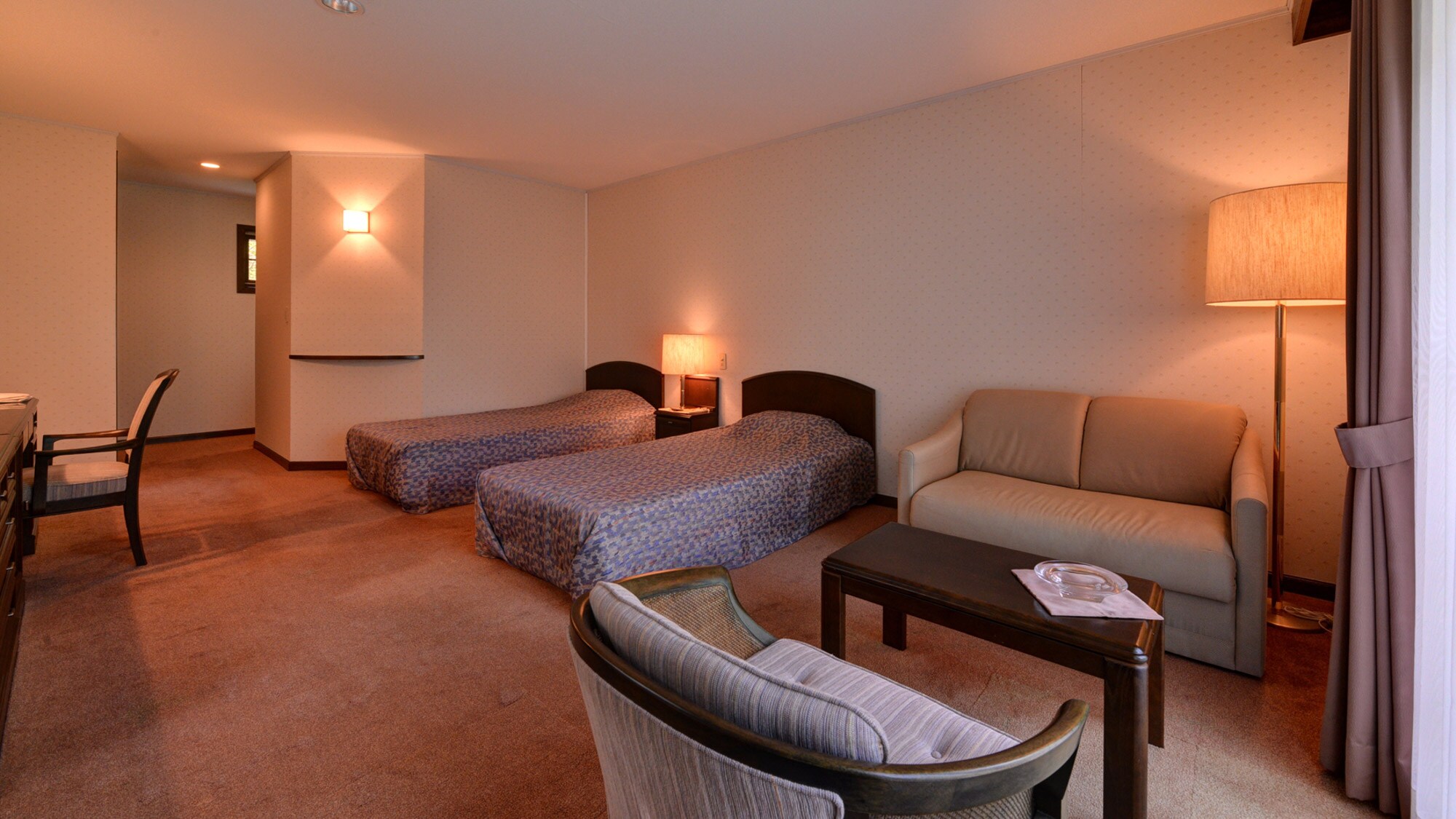 *Superior Twin (example of guest room) / A guest room surrounded by soothing furnishings. Enjoy a relaxing holiday away from the everyday.