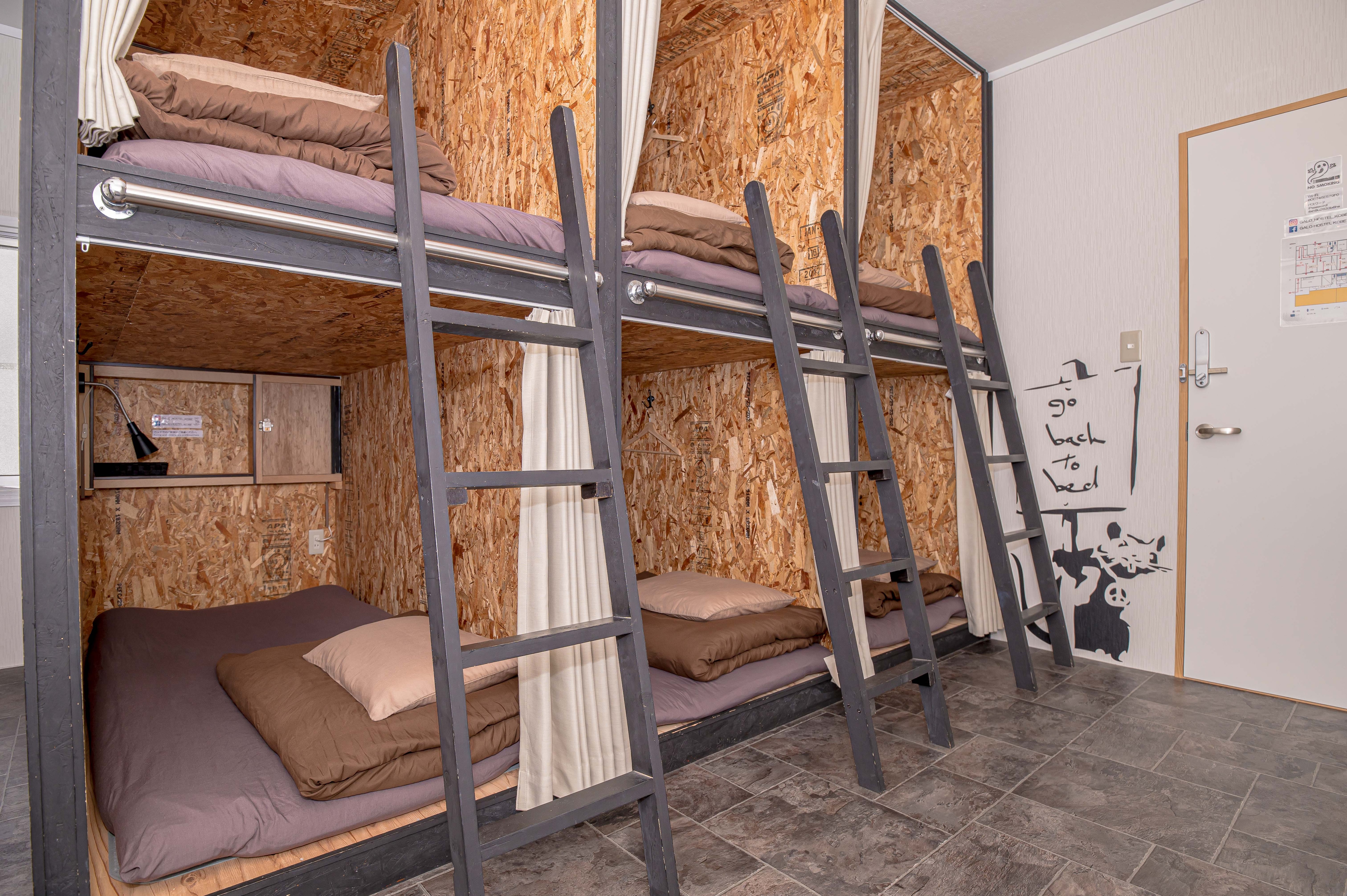 6-person room