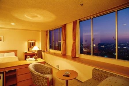 Semi-suite, smoking, view