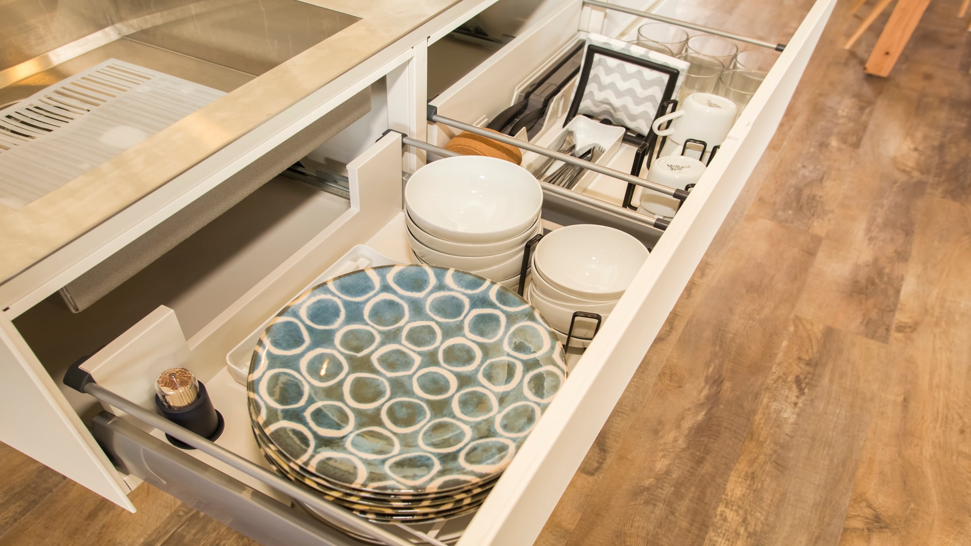 Kitchen amenities