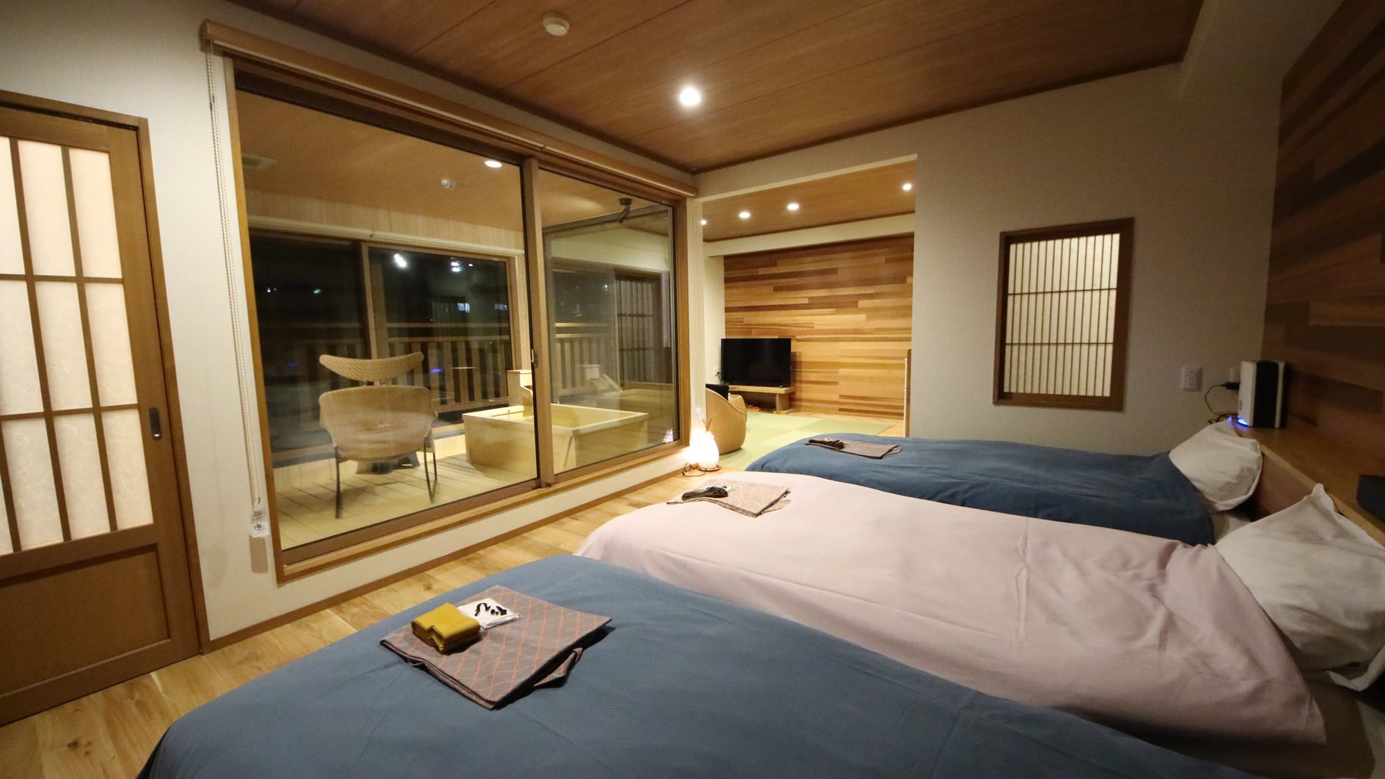 [บ้านชินาโนะ/ริกกะ] ห้องทริปเปิลพร้อมอ่างอาบน้ำที่บ่อน้ำพุร้อนชื่อดังระดับโลก "ชินยู"