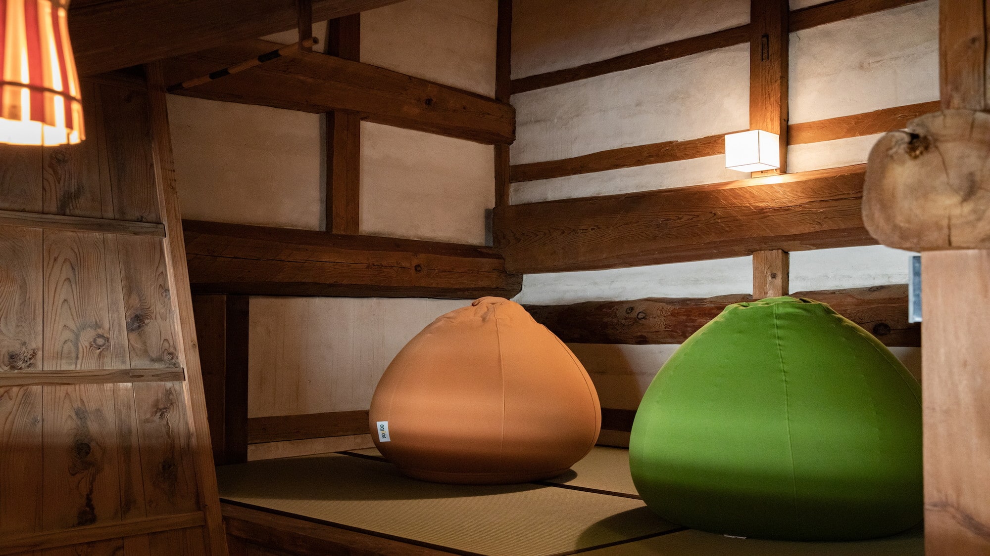 Yagen 501 | Yogibo's space, which spreads out in the attic, is a special place like a secret base.