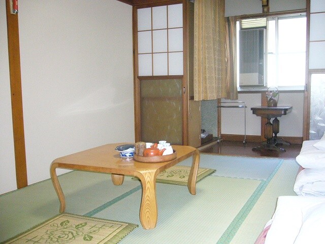 Đây là phòng theo phong cách Nhật Bản rộng 6 chiếu tatami.