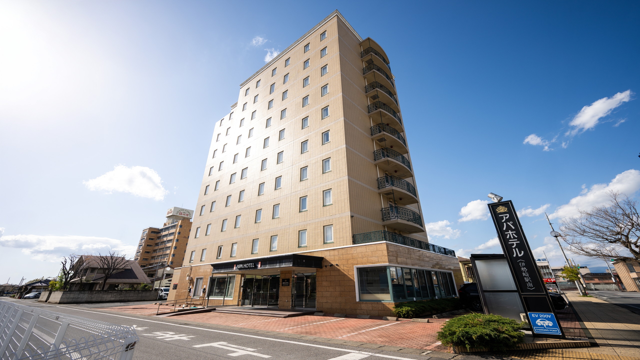 ホテル外観（斜め）