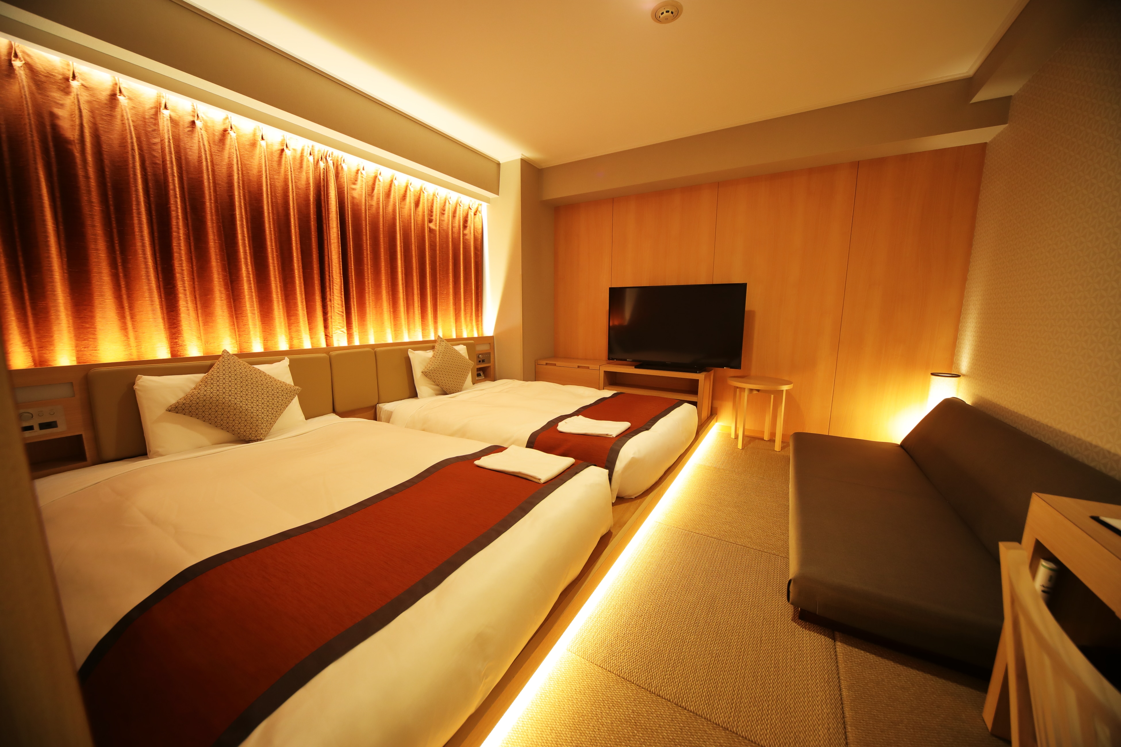 Main Building Deluxe Twin Room ①