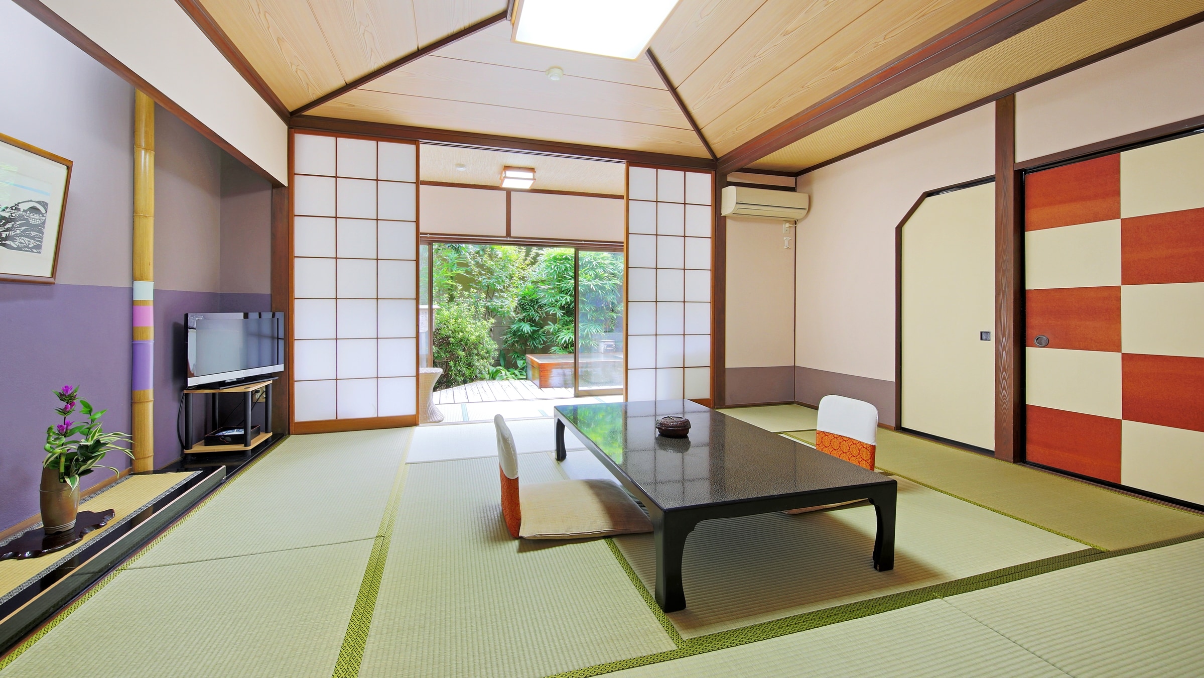 Rooms with open-air baths